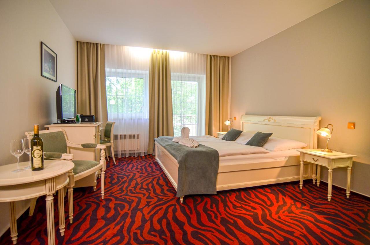 Hotel Galant 레드니체 외부 사진