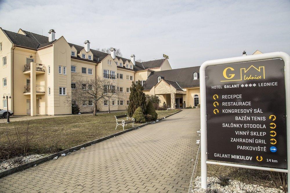 Hotel Galant 레드니체 외부 사진